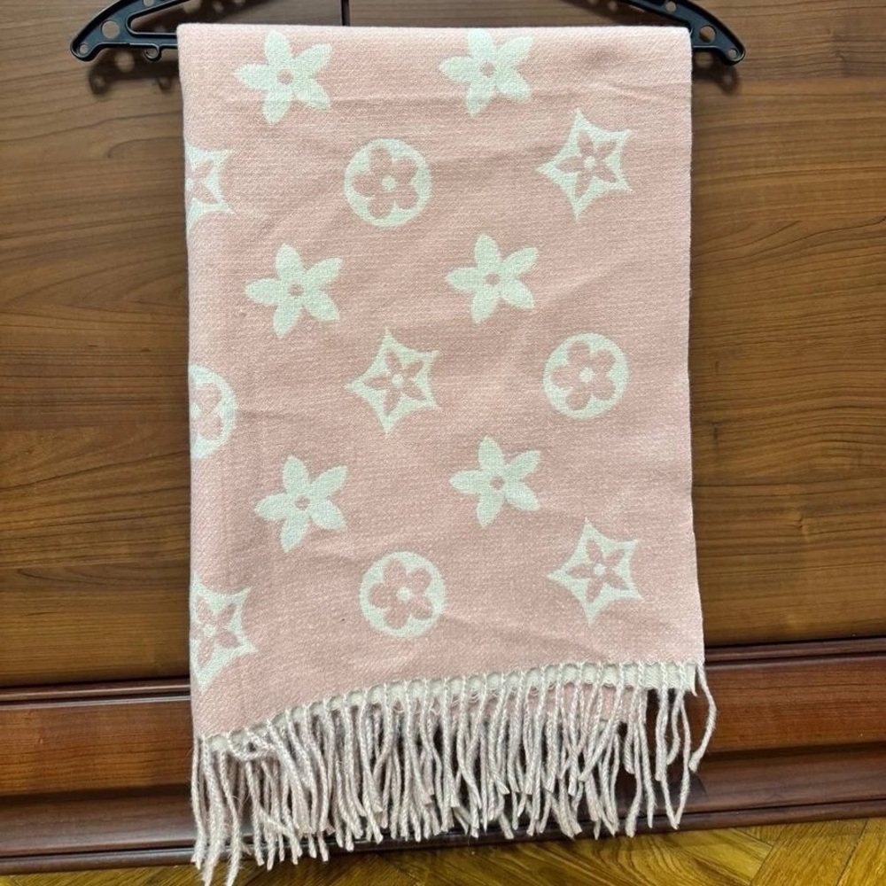 Pink luxury cashmere like scarf